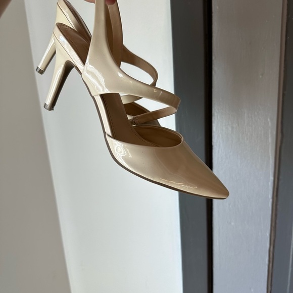 Liz Claiborne pointed toe heels - Picture 5 of 7